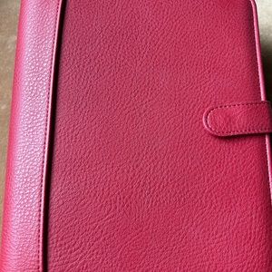 Like New!  Franklin Covey Reese Simulated 1.5 inch Ring Binder.